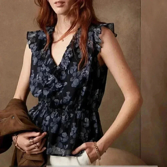 Banana Republic navy floral flutter peplum  top sz XS - Picture 5 of 5